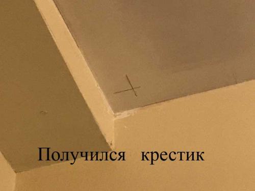 Потолочный карниз на жидкие гвозди. Монтаж потолочного плинтуса.