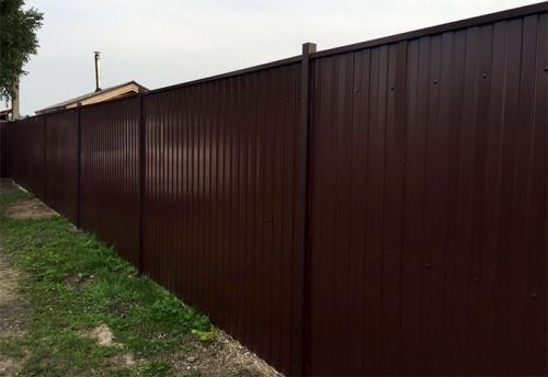 Как сделать забор из профнастила. Разбираем поэтапно –, как сделать забор из профнастила