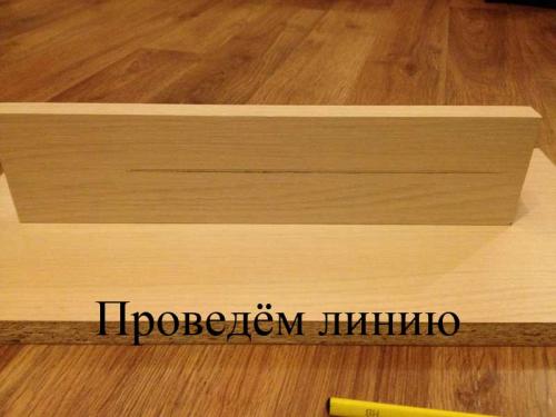 Потолочный карниз на жидкие гвозди. Монтаж потолочного плинтуса.