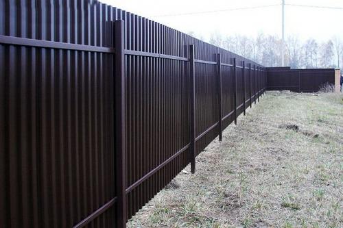 Сделать забор. Заборы для частного дома своими руками из профнастила 08 Сделать забор. Заборы для частного дома своими руками из профнастила 08