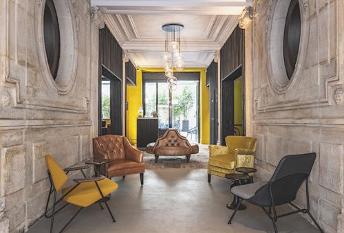 Флора и элегантность: отель в старинном здании в Париже 08