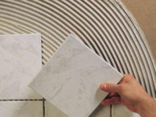 Клей для укладки плитка на плитку. Выбор клея: клеим плитку на плитку