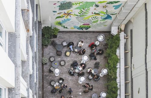 Флора и элегантность: отель в старинном здании в Париже 13