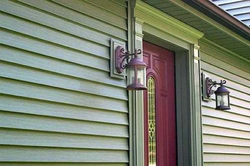 Как дешевле обшить дом снаружи. Деревянная обшивка