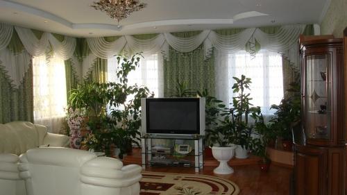 Установка потолочного карниза в нишу. Скрытый карниз для штор в натяжном потолке: особенности и монтаж