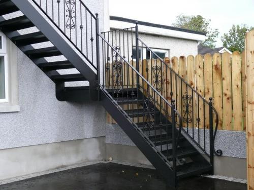 Как сварить ступеньки для крыльца. Как сделать крыльцо из металла собственными руками 03 Как сварить ступеньки для крыльца. Как сделать крыльцо из металла собственными руками 03