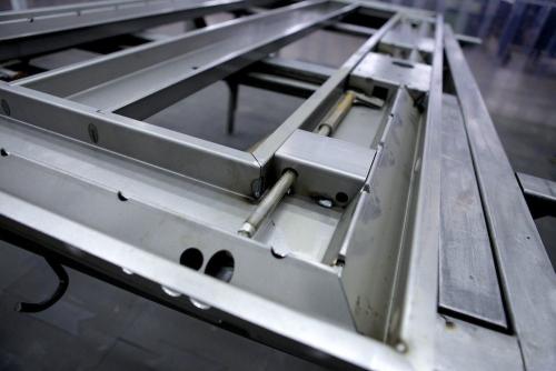 Входные двери для частного дома утепленные. Материал изготовления для полотна