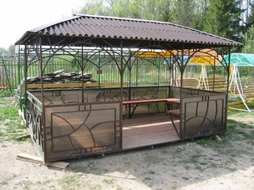 Комбинированные беседки из металла и дерева. Как сделать беседку из металла своими руками