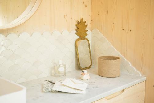 Интерьер из дерева, бассейн и потрясающая природа 11