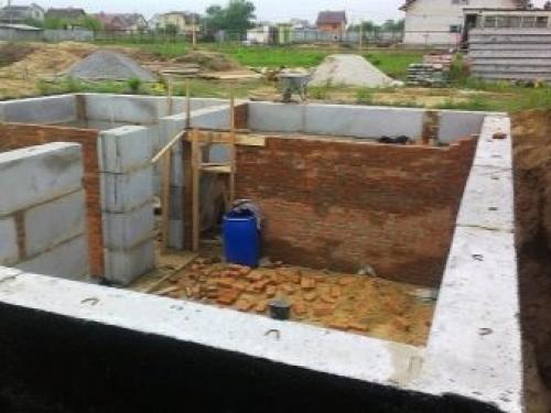 Строим дом с подвалом своими руками. Фундамент для дома с подвалом своими руками 11