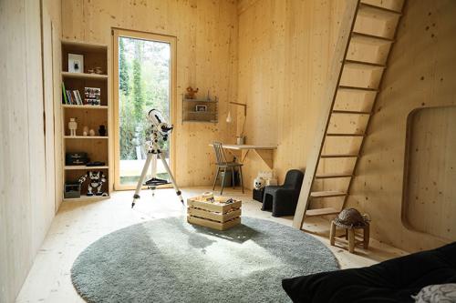 Интерьер из дерева, бассейн и потрясающая природа 18