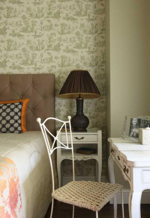 Красивое сочетание цветов в московской спальне 01