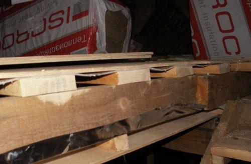 Устройство потолка в деревянном доме. Как сделать черновой потолок по деревянным балкам – варианты монтажа, инструкция