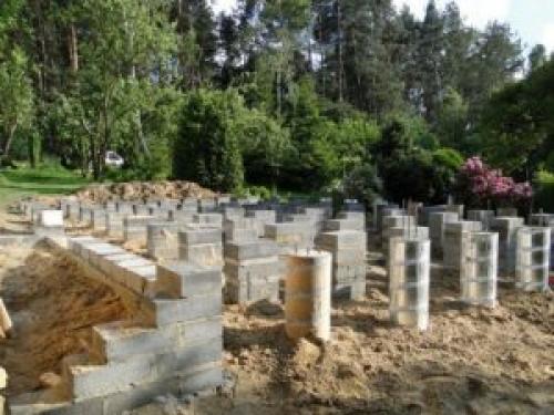 Столбчатый фундамент это. Столбчатый фундамент. Достоинства и недостатки.