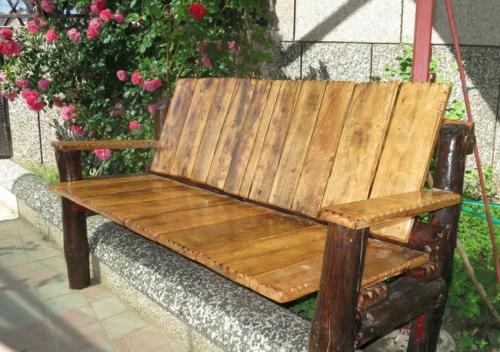 Скамейка своими руками. Лавочка своими руками: простые и сложные конструкции для новичков и профессионалов (150 фото-идей)