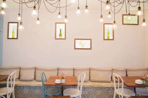 Дизайн колонны в интерьере кафе. Потрясающий винтажный дизайн уютного кафе Tartela