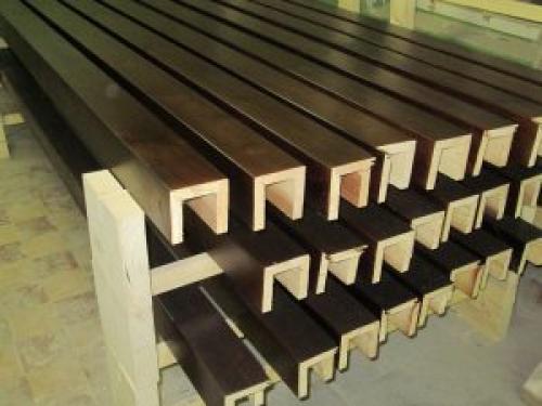 Вертикальные балки в интерьере. Потолочные фальш-балки: декор и особенности установки