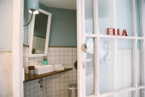 Дизайн колонны в интерьере кафе. Потрясающий винтажный дизайн уютного кафе Tartela