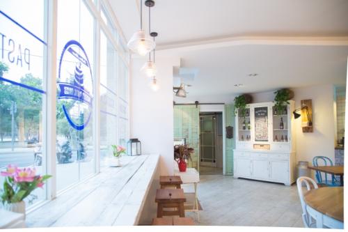 Дизайн колонны в интерьере кафе. Потрясающий винтажный дизайн уютного кафе Tartela