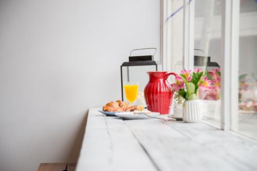 Дизайн колонны в интерьере кафе. Потрясающий винтажный дизайн уютного кафе Tartela