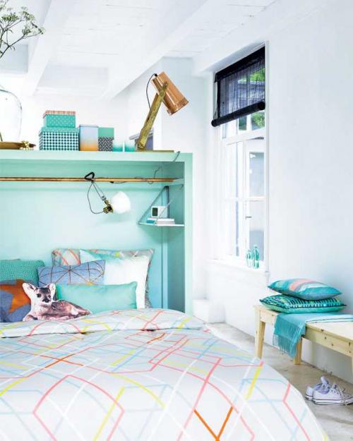 Бирюзовая спальня с креативным изголовьем 02