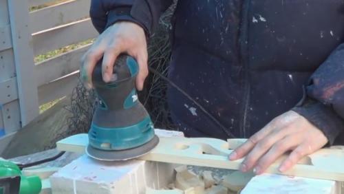 Как крепить деревянные наличники на окна. Разновидности оконных наличников