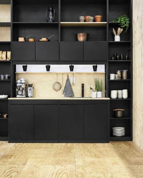Черный цвет — отличный выбор для кухни! 08