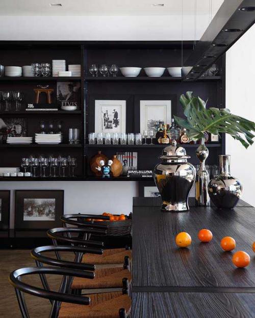 Черный цвет — отличный выбор для кухни! 12