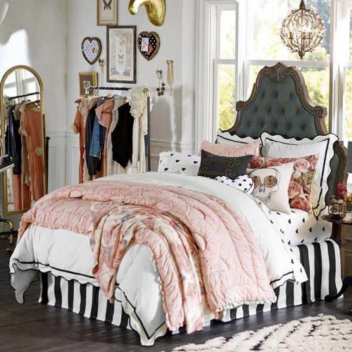 Сказочные спальни для современных принцесс от PB Teen 15