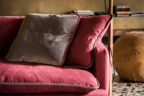 Восхитительная мягкая мебель от Black Tie 18