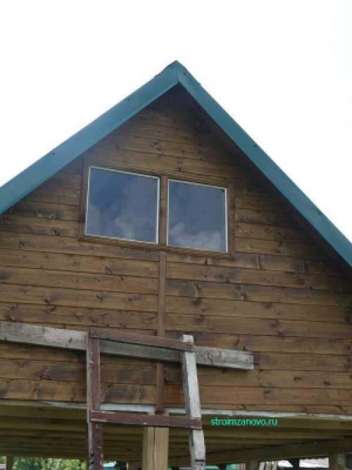Размер окна на фронтоне. Фронтон с окнами своими руками