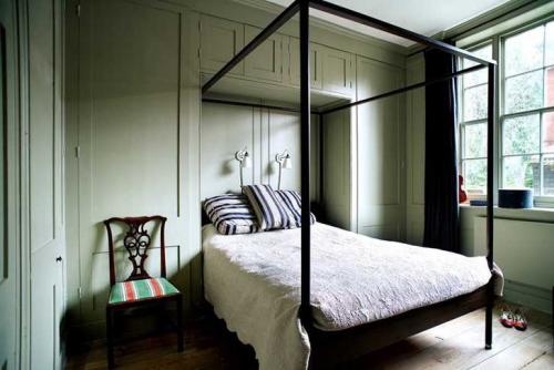 Работы лондонской студии 18