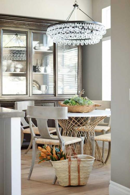 Уютная кухня в спокойных тонах 05