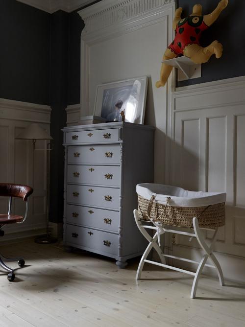 Скандинавская квартира с красочным декором 16