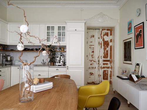 Скандинавская квартира с красочным декором 04