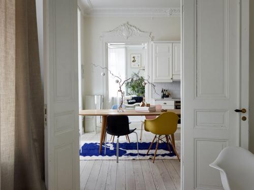 Скандинавская квартира с красочным декором 14