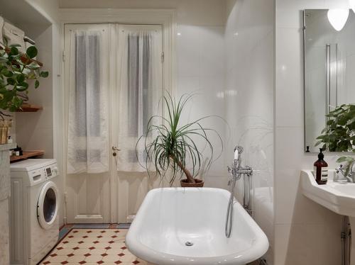 Скандинавская квартира с красочным декором 17