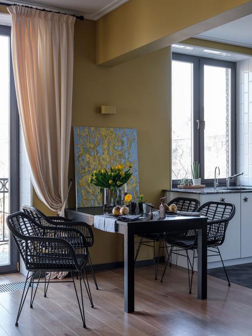 Квартира с интересными обоями в Москве (65 кв. м) 02