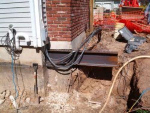 Укрепление фундамента по периметру. Способы укрепления фундамента