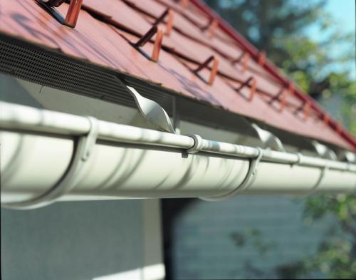 Установка водостока. Установка водостоков — пошаговая инструкция для начинающих. Нестандартные варианты монтажа + 100 реальных фото
