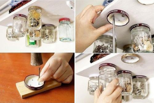 Порядок на маленькой кухне. 	На маленькой кухне необходимо задействовать нестандартные места хранения