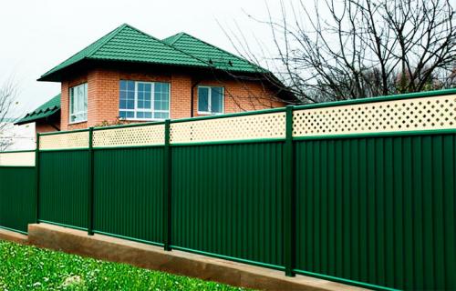 Заборы из металлопрофиля. Разбираем поэтапно –, как сделать забор из профнастила