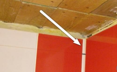 Потолок реечный алюминиевый в ванной. Установка подвесов