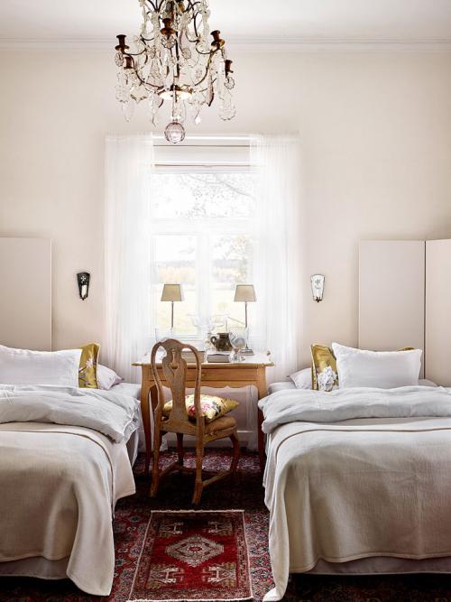 Уютный и стильный деревенский дом 13