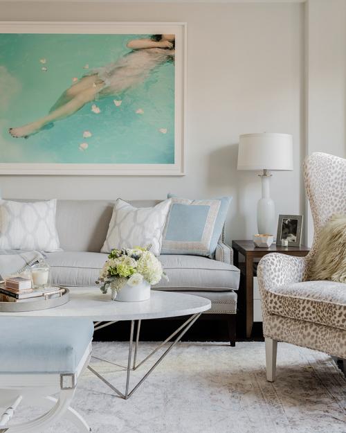 Пастель, цветы и милые детали — идеальная квартира для девушки 01