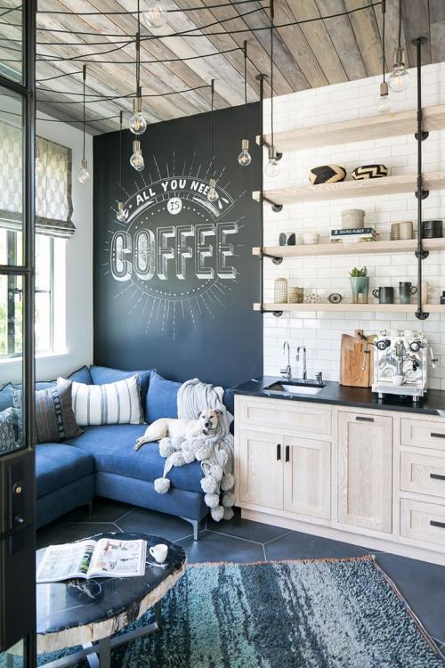 Дом с большой гардеробной и красивым задним двором 08