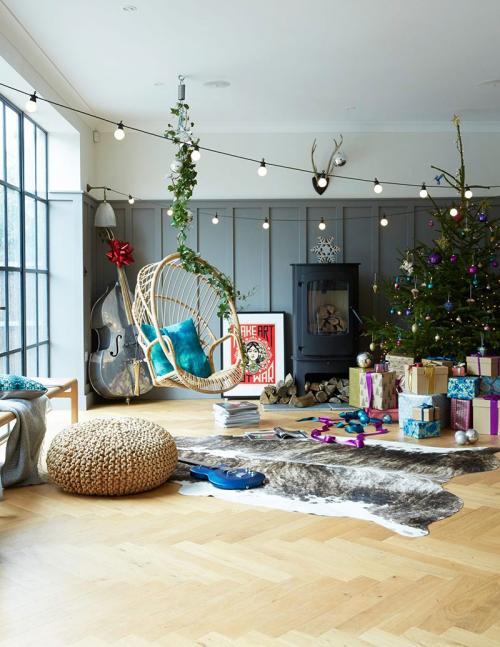 Три ёлки и интересные детали: праздничный декор для яркого дома в Лондоне 03