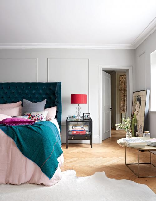 Три ёлки и интересные детали: праздничный декор для яркого дома в Лондоне 13