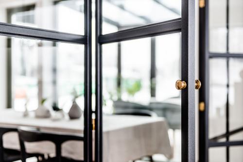 Дом с большими окнами и стеклянной террасой (176 кв. м) 08