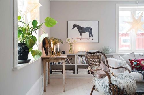 Рождественская атмосфера в небольшом доме 01